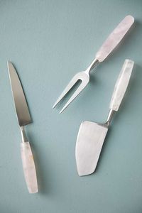 Serveur de gâteau en métal de qualité professionnelle avec poignée de qualité supérieure conçu pour un service de restauration de cuisine robuste - Product Image 5