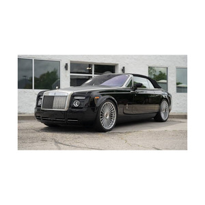 Rolls-Royce wraith ที่มีล้อ bespoke และโทนสีสองโทนที่ไม่ซ้ำกัน - Product Image 4
