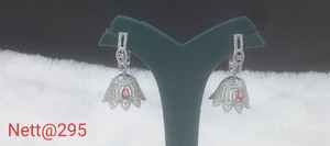 Elegante conjunto de pendientes de latón para mujer con diamantes americanos brillantes Ideal para funciones nupciales y reuniones nocturnas - Product Image 5