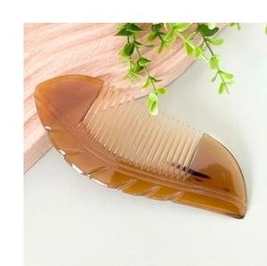 Peine de cuerno hecho a mano para un cabello suave y brillante - Product Image 4