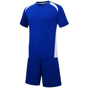 Maillot de sport personnalisé nouveaux modèles de maillots de football nouveaux modèles de vêtements d'équipe en polyester ensemble d'uniformes à sublimation abordable - Product Image 1