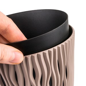 Pot rond en plastique couleur mocha 12 (longueur) x 12 (largeur) x 11,1 (hauteur) cm - Product Image 5