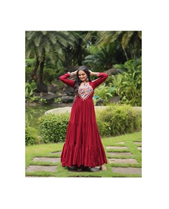 Nouveau design de robe de soirée attrayante de couleur marron pour femmes avec plusieurs tailles disponibles en Inde Vente à chaud - Product Image 1