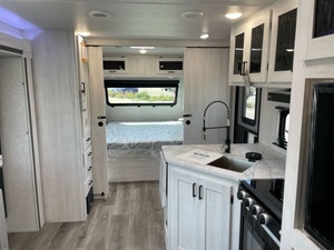 Nouveau 2025 E-a-s-t To W-e-s-t Longitude 255BH - Product Image 6