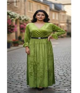 Robe en velours tendance et écologique pour femmes, ceinture coordonnée, manches longues, taille naturelle, tissu doux au toucher, style confortable - Product Image 1