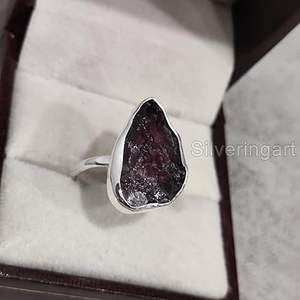 Anillo de Plata de Ley 925 con Granate Natural, Piedra de Nacimiento de Enero, Martillado, Regalo de Cumpleaños, Navidad, Joyería Hecha a Mano - Product Image 2