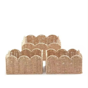 Un toque sutil de romance rústico para el hogar Essentials Borde festoneado para un conjunto de cesta de vieiras de ratán visual maravillosamente encantador - Product Image 1