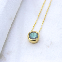 Nouvel Arrivage Collier à Breloque pour Femme en Argent Sterling 925 Plaqué Or avec Pendentif Pierre Naturelle Labradorite Sertie Clos Géométrique – Cadeau