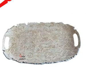 Plateau de service en aluminium en métal fini argenté au design tendance pour restaurant et bar d'hôtel - Product Image 2