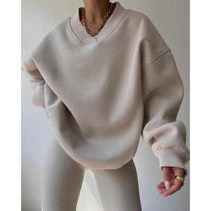 Custom Designed Women's High Quality Heavyweight Oversize Sweatshirts Streetwear Boxy Style Printed for Winter and Autumn Use - Product Image 3