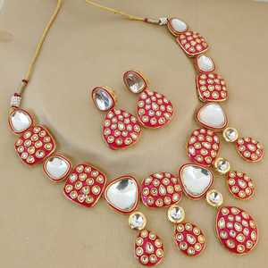Collar Kundan chapado en oro de tendencia de alta calidad con hermosos pendientes para mujer, perfecto para ocasiones festivas, Ropa Étnica - Product Image 1