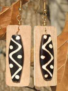 ต่างหูลายดอกไม้หินห้อยหัวใจประดับเพชรหรูหราทำจากไม้ทำด้วยมือเครื่องประดับสำหรับผู้หญิงครบรอบปีที่ทำจากไม้แบบคลาสสิก - Product Image 5