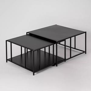 Table cylindrique ronde élégante en or conçue pour les chambres à coucher et les coins décoratifs avec un attrait intemporel - Product Image 1