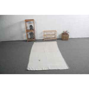 Alfombra Turca Vintage con Acentos Turcos, 6.4x3.5 pies, Alfombra con Borde Blanco de Lana - Product Image 3