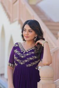 Ropa tradicional india Faux Blooming con lentejuelas Cuentas multihilos Bordado Trabajo Anarkali Vestido con talla grande disponible - Product Image 2