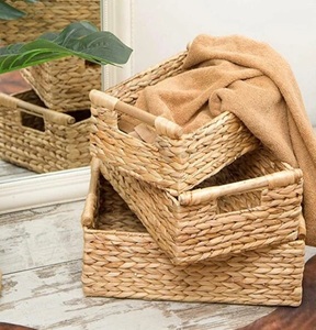 Panier de rangement tressé à la main, style bohème minimaliste, multifonctionnel, en jacinthe d'eau, pour la lessive, de KingCraftViet - Product Image 1