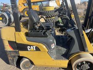 Montacargas CAT Original Usado de 2-5 Toneladas Diésel 4x4 Operación Manual 1 Año de Garantía para Obras de Construcción - Product Image 5