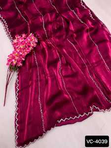 Último Modelo de Sari Jimmi Choo para Mujer con Bordado Hend Work, Sari de Seda Kachivaram, Sari de Algodón y Seda Cruda Hecho a Mano con Blusa - Product Image 3