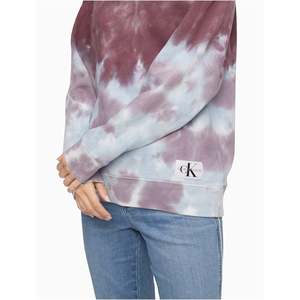 Felpa con cappuccio Calvin Klein da donna High for Tide tie-dye viola, taglia M, in maglia di seta traspirante, stile sportivo oversize - Product Image 3