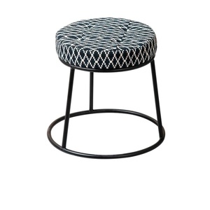 Taburete para sentarse de metal con acabado brillante de calidad superior, taburete sostenible para muebles de dormitorio o comedor con forma personalizada - Product Image 3