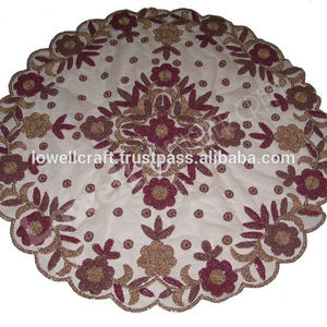 Ensemble élégant de couvertures de table en tissu à broderie ronde de 4 nappes luxueuses en dentelle pour les tables basses et d'appoint - Product Image 5