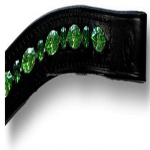 กำไลข้อมือหนังสีดำรูปคลื่นพร้อมห่วงโซ่ทรงรีสีเขียวมรกตและคริสตัลทรงกลมในทุกขนาดที่กำหนดเอง - Product Image 4