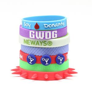 Pulsera deportiva de silicona luminosa con colores y logotipo personalizados, pulsera de goma promocional con moldes existentes - Product Image 5