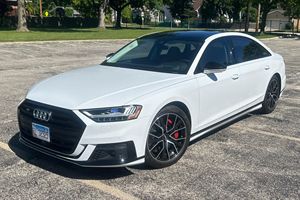 Excellent état, Audi S8 d'occasion 2020, 27 000 miles, V8 biturbo - Product Image 5