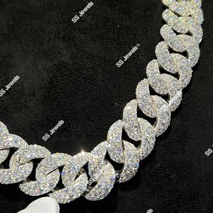 Collar Hip Hop BustDown de Cadena Cubana con Engaste de Garra de Moissanita VVS1 Auténtica de 20mm SS Jewels, Plata de Ley 925 con Baño de Rodio - Product Image 2