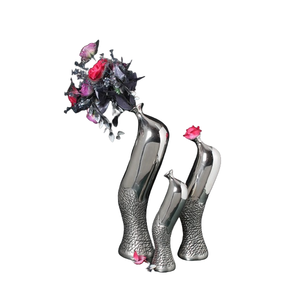 Meilleure vente Vase décoratif moderne en aluminium Vase à fleurs en métal de haute qualité pour la maison, le salon, le mariage et la décoration de table - Product Image 3