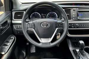 TOYOTA HIGHLANDER LE 2017 D'OCCASION CÔTÉ GAUCHE/DROIT - Product Image 3