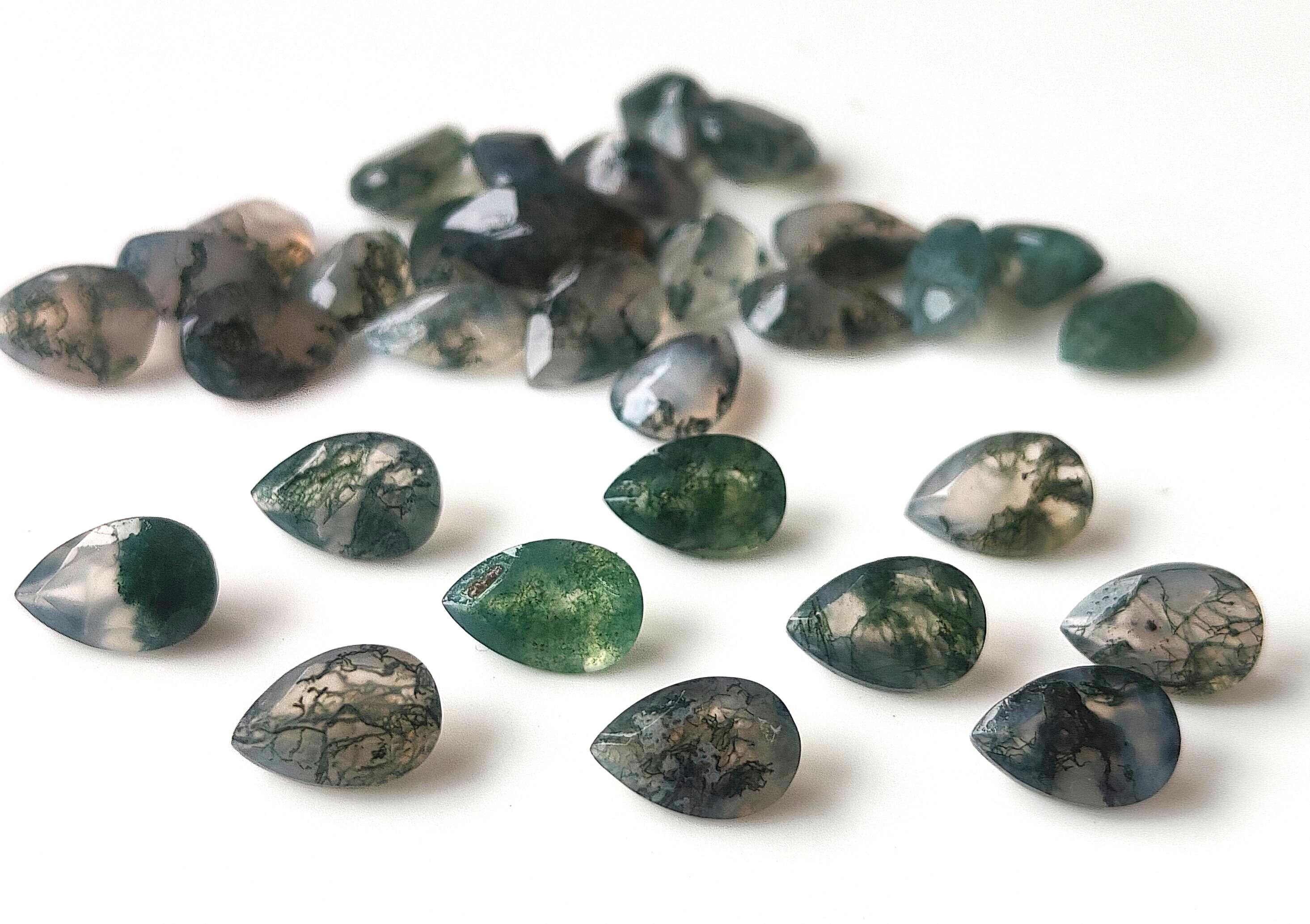 สีเขียว