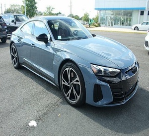 Gran Oferta, Excelente Estado: A U D I E - T R O N G T P R E S T I G E Q U A T T R O AWD 2022, Listo para Enviar - Product Image 1