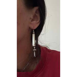 Pendientes Colgantes de Plata de Ley con Perlas Hechos a Mano por Navajo, Joyería Cultural Coleccionable - Product Image 2