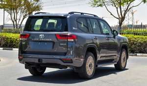 SUV d'occasion 2023-2024, automatique, transmission intégrale, sièges en cuir, moteur 4.1-6L, régulateur de vitesse adaptatif, conduite à gauche, taille des pneus R18, toit ouvrant panoramique - Product Image 3