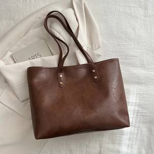 Bolso Tote para Portátil de Cuero Genuino Marrón Oscuro de Primera Calidad, Grande, para Mujer, Resistente al Agua, con Cierre y Forro a Cuadros para Uso Diario - Product Image 4