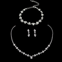 Parure de mariée complète en zircon cubique : collier goutte d'eau, boucles d'oreilles chandelier et bracelet