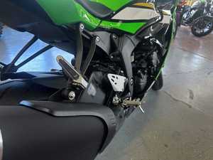 Oferta Increíble: Motocicleta Deportiva Ninja ZX6R (ABS) Edición KRT 2025 con 3 Años de Garantía - Lista para Enviar - Product Image 6