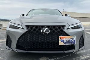 Lexus IS 500 Launch Edition 2022 Usado en Excelentes Condiciones # 14 de las 500 unidades construidas, 8,500 millas, motor V8 de 5.0 litros, sin modificar - Product Image 1