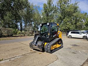 รถตักล้อยาง JCB 320T ขนาด 85 แรงม้า รถตักขนาดเล็กแบบตีนตะขาบ สำหรับงานก่อสร้าง - Product Image 1