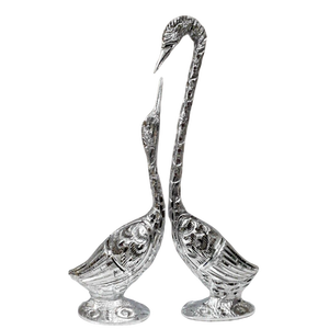 Sculpture artisanale en aluminium, paire de cygnes à long cou, finition argentée, figurines d'oiseaux décoratives pour table - Product Image 1