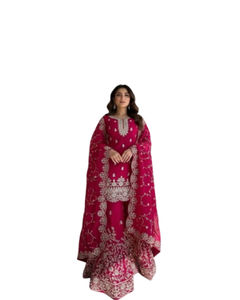 Vêtements de fête d'hiver pour femmes très vendus Salwar Kameez Top-Dupatta Bas entièrement cousu Kurti de Surat - Product Image 1