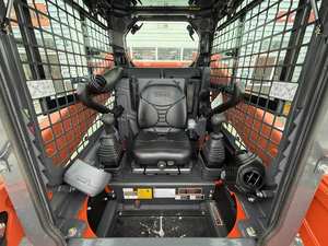 Chargeuse compacte Kubota SSV75 2022-Robuste puissance de levage vertical pour les tâches lourdes - Product Image 5