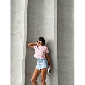 Blouse en crochet à manches courtes pour femme Topshow, motif à carreaux rose brut, vente en gros - Product Image 3