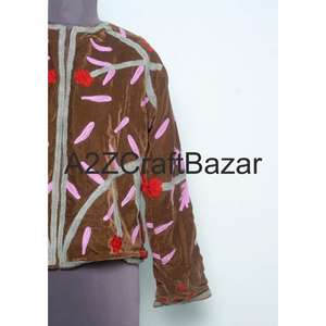 Chaqueta Corta de Invierno Estilo Bohemio con Diseño de Terciopelo Único y Étnico para Mujer, con Forro de Algodón y Bordado a Mano - Product Image 2