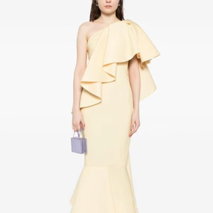 Robes de qualité supérieure une épaule manches courtes tenue de soirée robes longues en soie robe en cascade pour la fête et la soirée - Product Image 1