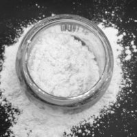 Peinture de haute qualité au carbonate de calcium blanc (CaCO3) pour revêtements acryliques, revêtements en caoutchouc, marquage routier, peinture marine et peinture pour meubles