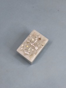 Joyero clásico de mármol blanco | Recuerdo decorativo al por mayor para mujer - Product Image 5