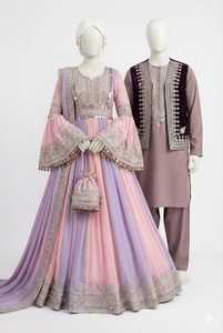 Fabricants professionnels de robes afghanes de haute qualité pour femmes, robes tribales vintage afghanes kuchi faites à la main, disponibles à la vente - Product Image 4