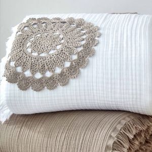 Funda de cama de muselina de algodón 100% de tamaño personalizado, manta ligera suave de 3 capas, colcha hecha a mano con aspecto de gasa rústica teñida sólida - Product Image 1